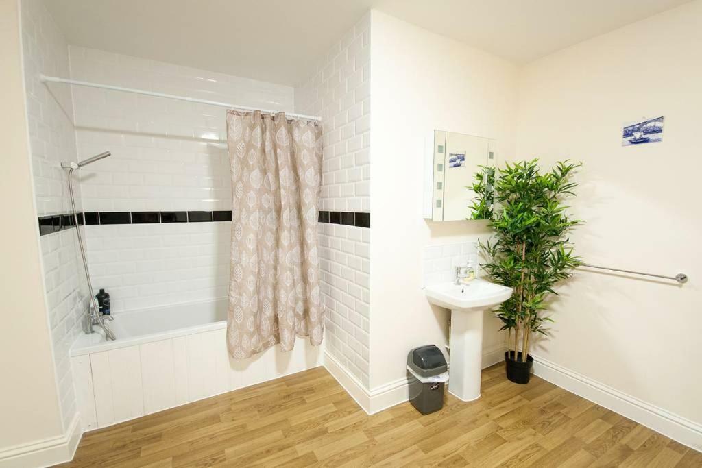 The Broadmead Forest - Spacious City Centre 3Bdr Apartment Bristol Zewnętrze zdjęcie